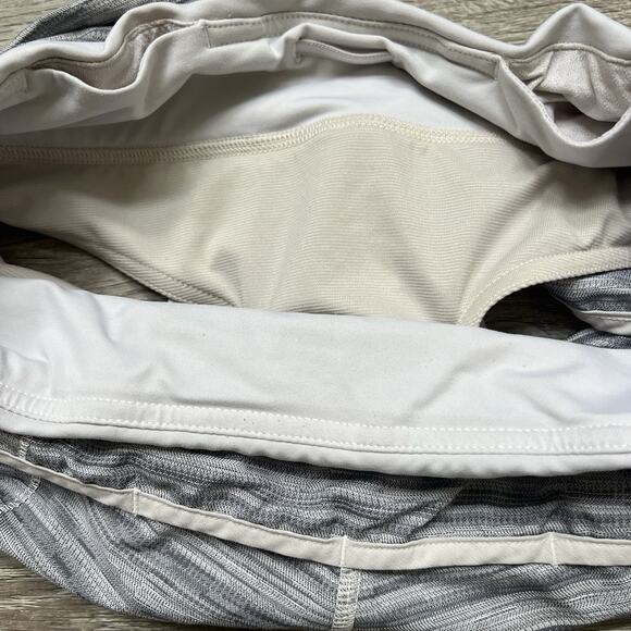 Lululemon Athletic Running Jogging Stripe Grey Off White Shorts Sz 4 Gym Fitness - Picture 7 of 7